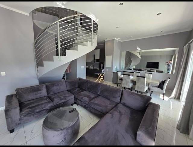 3 BEDROOM PROPERTY TO RENT IN SANDHURST